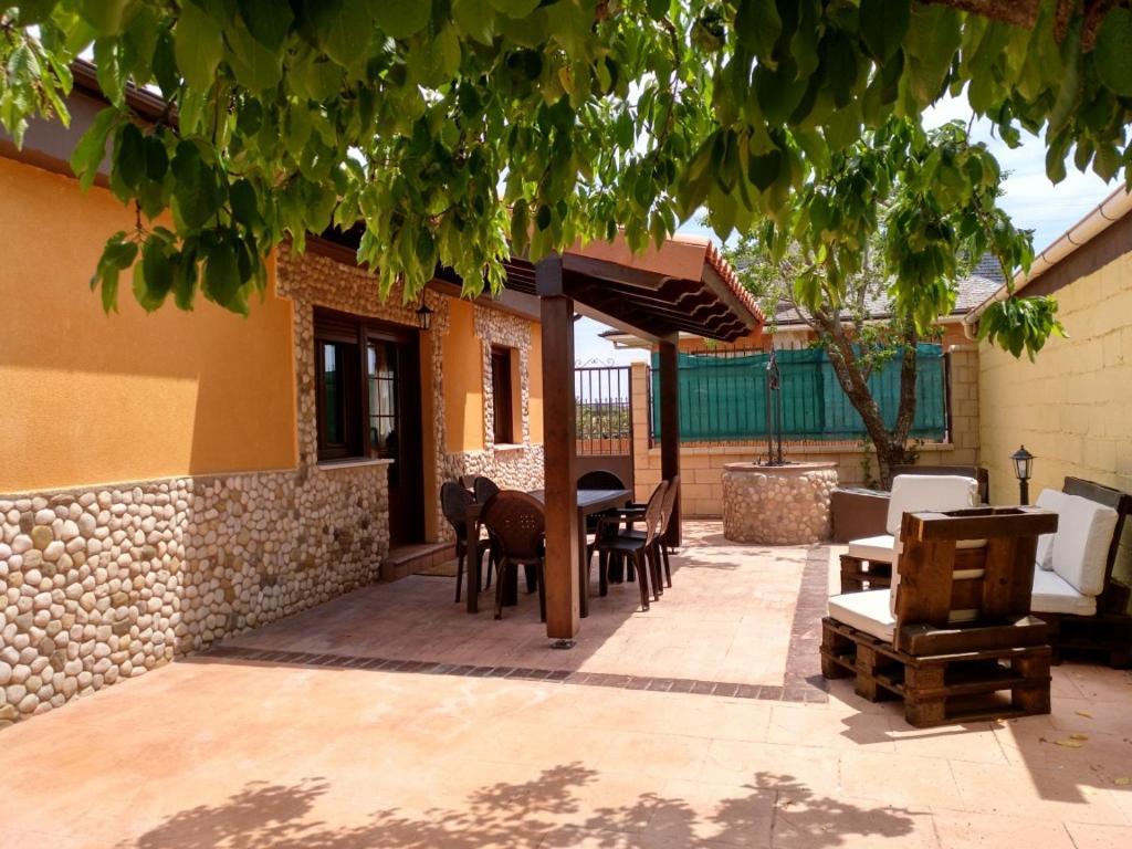 La Casita Del Abuelo Villa Villalmanzo Dış mekan fotoğraf